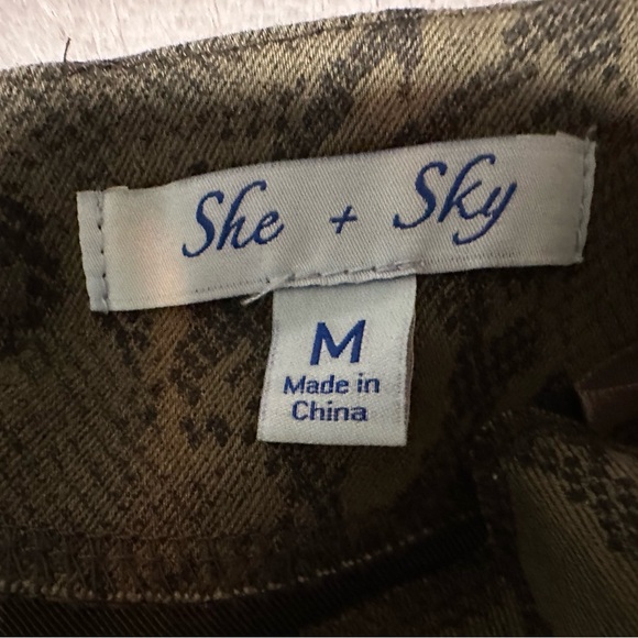 She + Sky Olive Snake Pattern Asymmetrical Skort - Picture 4 of 9